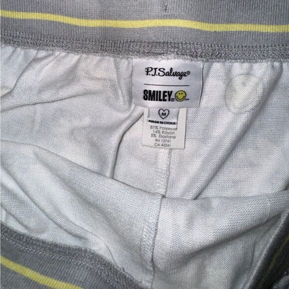 P.J. Salvage 'HAPPY LOOKS GOOD ON YOU SHORT" Pajama Shorts Size Medium NWT - Picture 6 of 8